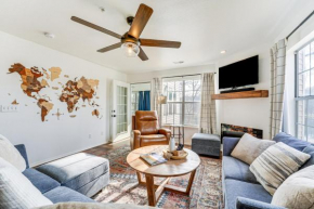 Sunroom, Fireplace Lakefront Branson Condo